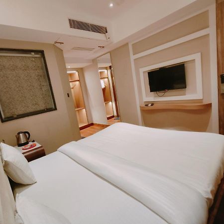 Aura Rooms Dehradún Kültér fotó