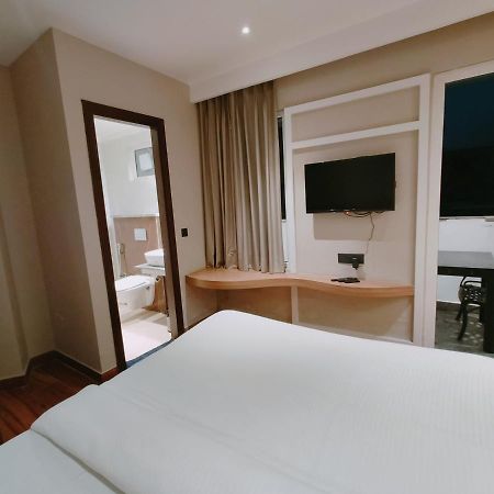 Aura Rooms Dehradún Kültér fotó